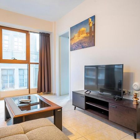 2 Bedroom Renovated Apartment With A View Atene Esterno foto