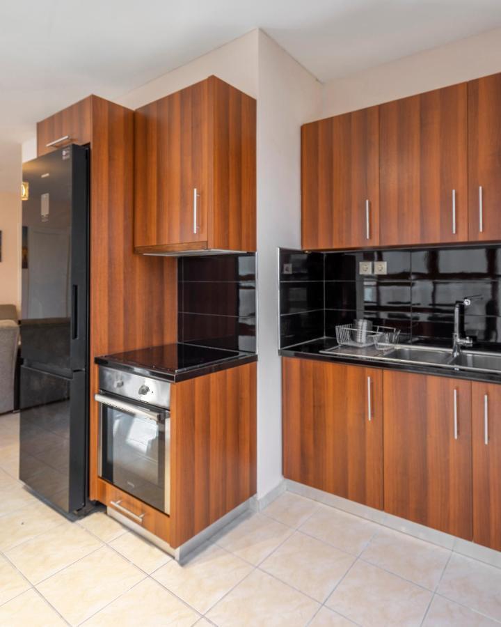 2 Bedroom Renovated Apartment With A View Atene Esterno foto