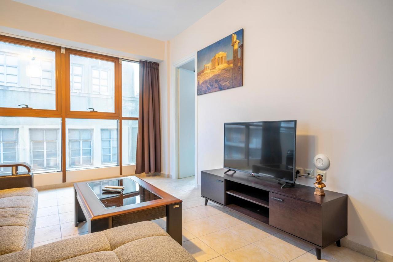 2 Bedroom Renovated Apartment With A View Atene Esterno foto